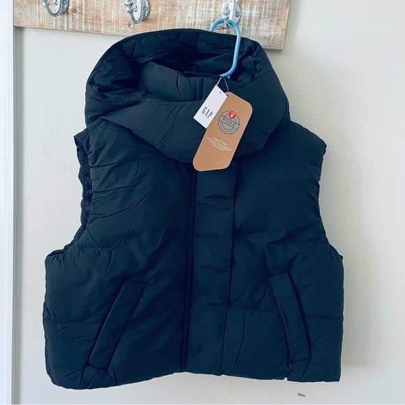 GAP Black Puffer Vest - Picture 6 of 7